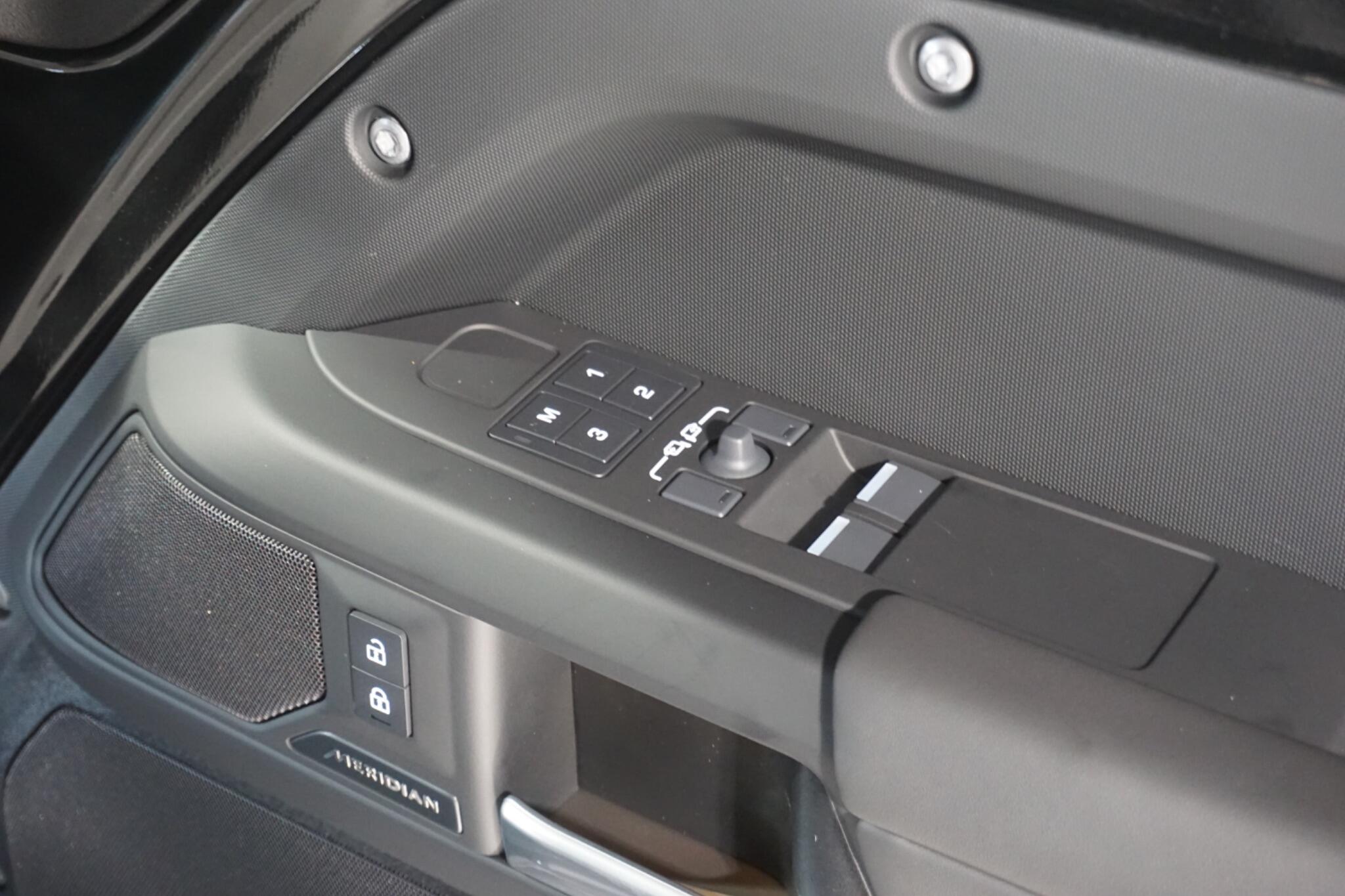 Land Rover Defender 110 3.0 D350 MHEV X-Dynamic HSE Hard Top SUV 5dr Diesel Auto 4WD MWB Euro 6 (s/s) (350 ps)